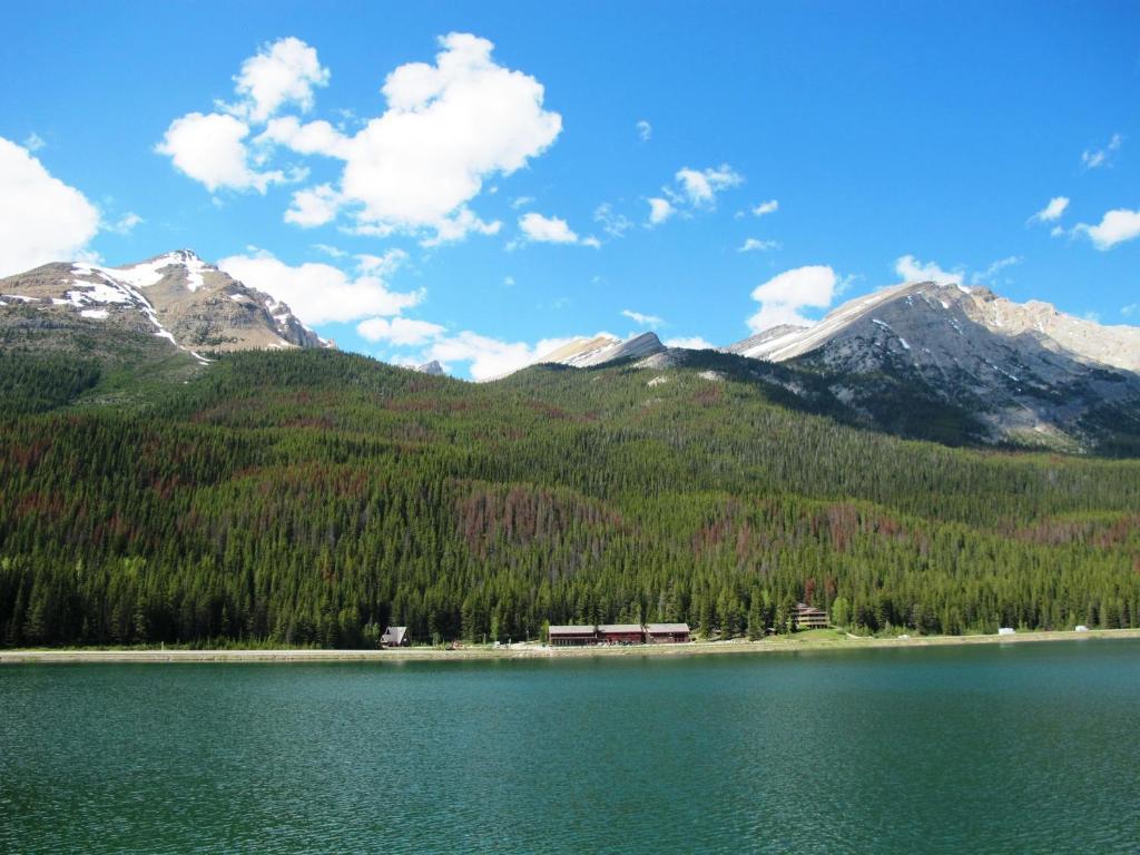 The Great Divide Lodge Field Exterior photo