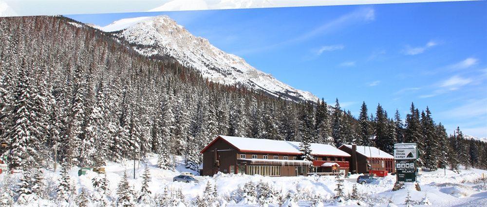 The Great Divide Lodge Field Exterior photo